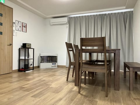 Living room, Seating area, Dining area, air conditioner