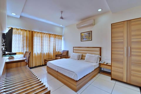 Bed, TV and multimedia, Photo of the whole room, Bedroom, air conditioner