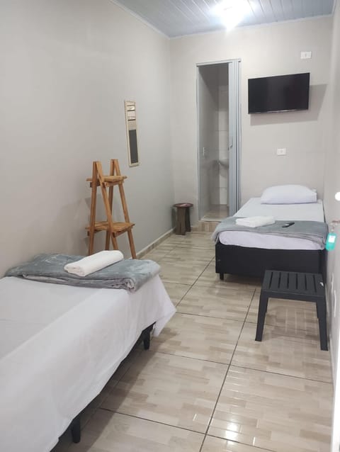Bed, TV and multimedia, Bedroom