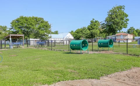 Cozy Home with Pool Access in Surf City Campground/ 
RV Resort in Surf City