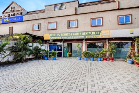 Facade/entrance
