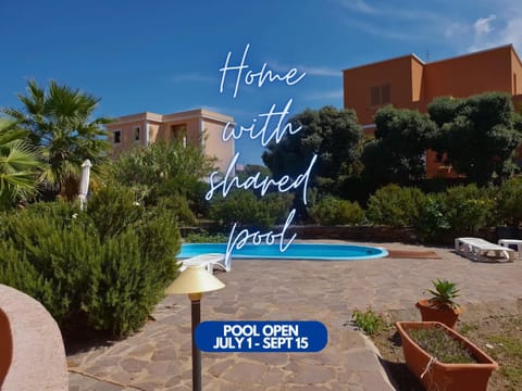 Day, Pool view, Swimming pool, sunbed