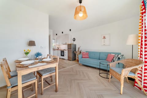 Kitchen or kitchenette, Living room, Seating area