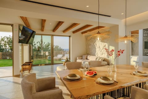 TV and multimedia, Living room, Dining area