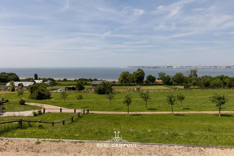 La Tour de l’Estuaire Sea View & Shared Garden 6 guests House in Honfleur