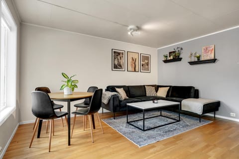 The Arctic Pearl I Near City Center I Free Parking Apartment in Tromso