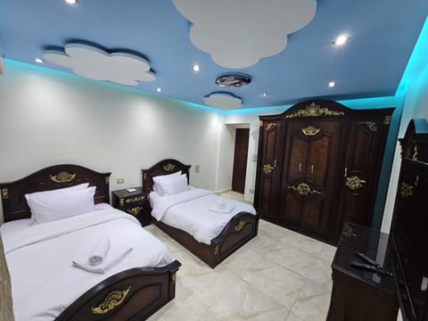 Bed, Bedroom, towels, wardrobe