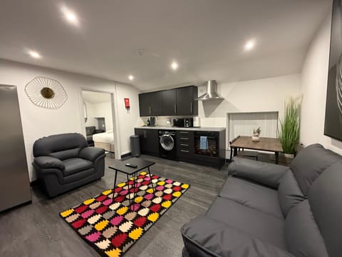 Snuggle Cove Apartments- Walton Road Apartment in Liverpool