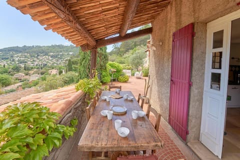 Patio, Dining area, Mountain view