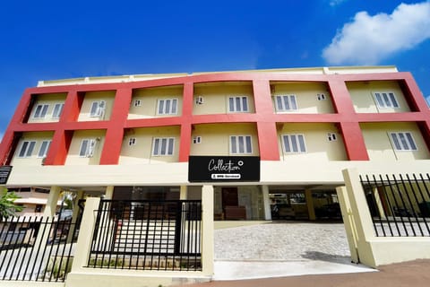 Facade/entrance