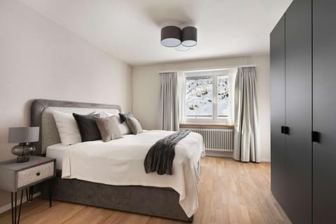 Modern Alpine Stay Terrace Central Davos Apartment in Davos