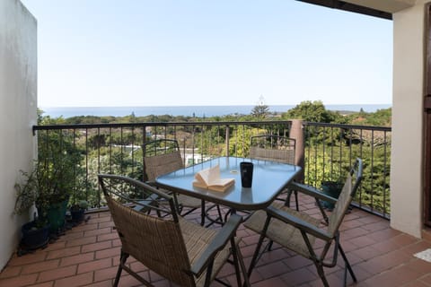 Patio, Natural landscape, View (from property/room), Balcony/Terrace, Seating area, Dining area, Sea view