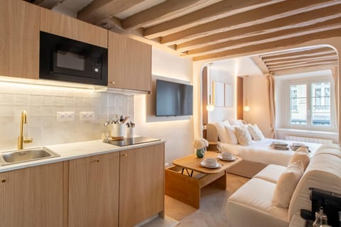 TV and multimedia, Kitchen or kitchenette, Living room, Seating area
