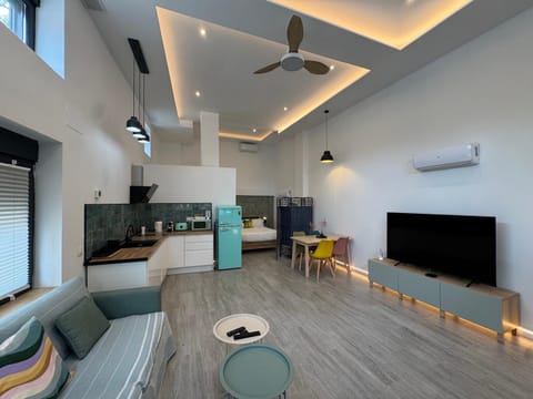 Communal lounge/ TV room, TV and multimedia, Living room, Seating area