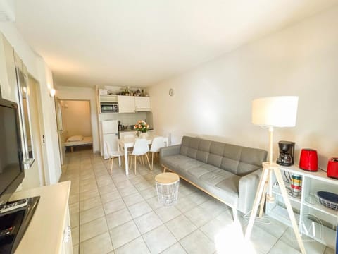 Spacieux T3 dans une résidence avec piscine Apartment in Sanary-sur-Mer