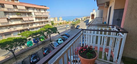 Property building, Day, View (from property/room), Balcony/Terrace, Sea view, Street view, Location, Parking