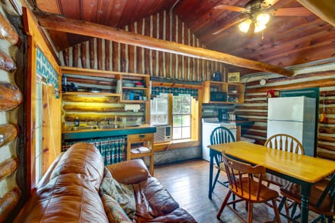 Cedar Falls Cabin 1 Near Arbuckle Mtn Trails Cabin in Davis