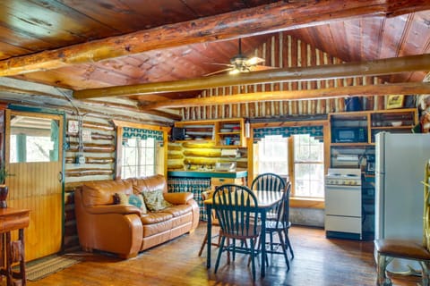 Cedar Falls Cabin 1 Near Arbuckle Mtn Trails Cabin in Davis