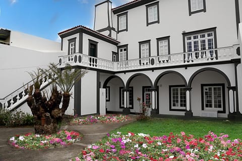 Property building, Spring, Garden, Garden view