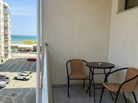 Property building, Balcony/Terrace, Sea view
