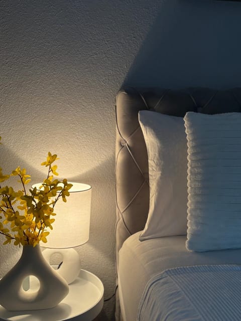 Bed, Bedroom