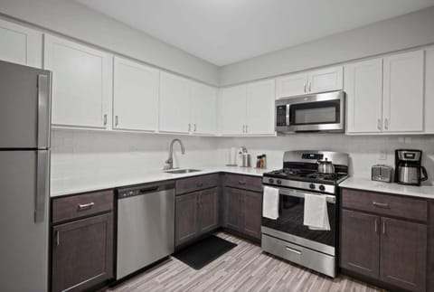 Relax & Unwind in Rochester Cozy Vacation Spot Apartment in Rochester