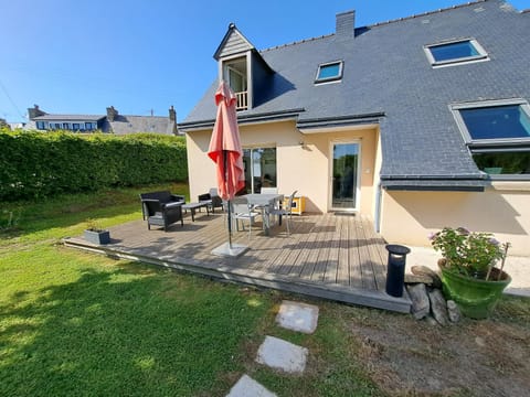 Property building, Patio, Garden
