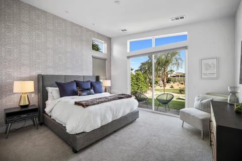 1 mi from Tennis Garden - Corn hole - Pool Access House in Indian Wells