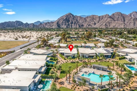 1 mi from Tennis Garden - Corn hole - Pool Access House in Indian Wells
