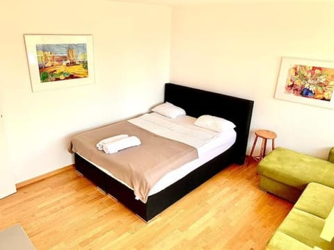 City center Flats in Zurich Downtown, Jakobade - Self Checkin Apartment in Zurich City