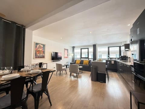 TV and multimedia, Kitchen or kitchenette, Living room