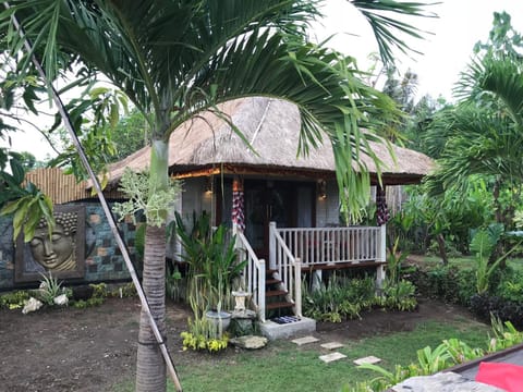 The Jingga Villas Campground/ 
RV Resort in Nusapenida