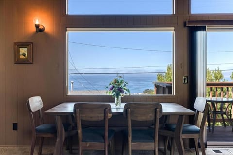 Cozy Oceanview Beach House -Monthly-Spring Special-Mar thru May House in Cambria