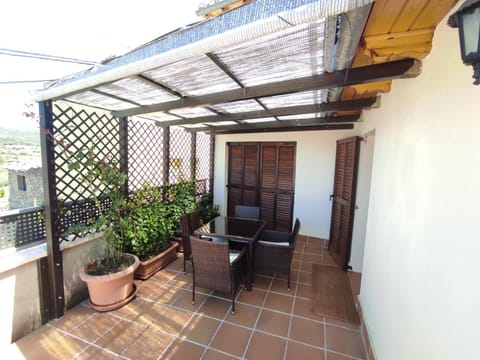 Patio, Garden, Balcony/Terrace