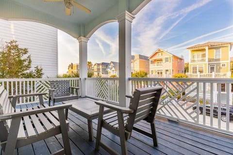 Centennial Coast Cottage - with Heated pool House in Saint Simons Island