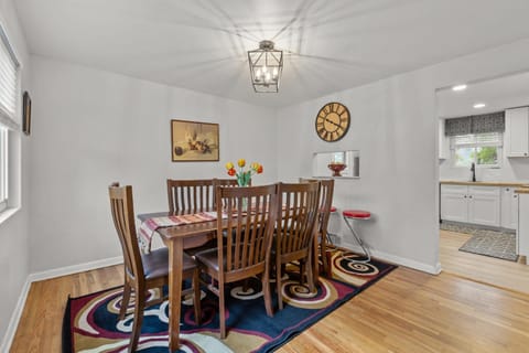 Spacious 4BR Home-Big Yard Huge Driveway Apartment in Pittsburgh