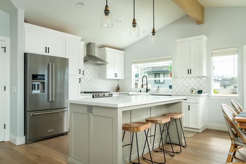 A Blue Sea Castle Monthly-Spring Special Mar thru May House in Cambria