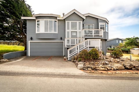 A Blue Sea Castle Monthly-Spring Special Mar thru May House in Cambria