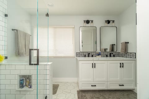 A Blue Sea Castle Monthly-Spring Special Mar thru May House in Cambria