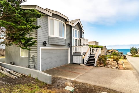 A Blue Sea Castle Monthly-Spring Special Mar thru May House in Cambria