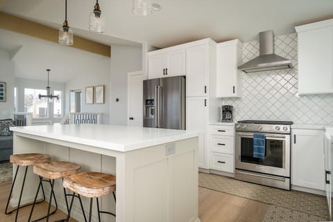 A Blue Sea Castle Monthly-Spring Special Mar thru May House in Cambria