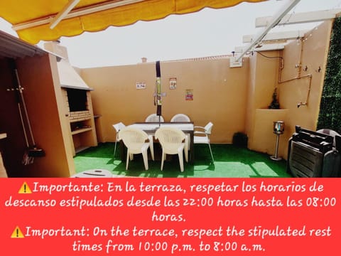 Balcony/Terrace, Text overlay