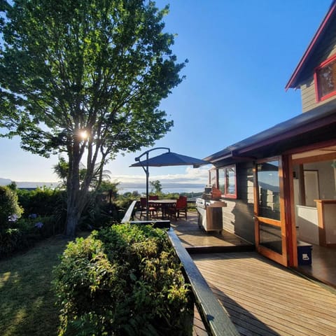 Garden, Balcony/Terrace, Balcony/Terrace, Dining area, Lake view