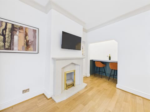 Communal lounge/ TV room, Evening entertainment