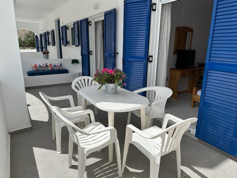 Patio, Balcony/Terrace, Seating area, Dining area