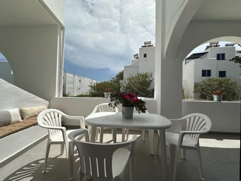 Patio, View (from property/room), Balcony/Terrace, Seating area, Dining area