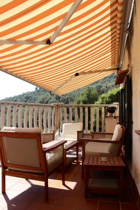 Patio, Day, Natural landscape, View (from property/room), Balcony/Terrace, Mountain view