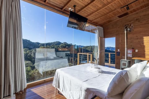 Bedroom, Mountain view