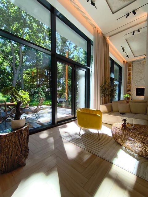 Garden, Seating area, Garden view