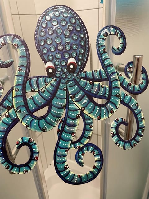 Phoenix House in Peroj